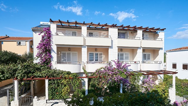 Apartments Zaja